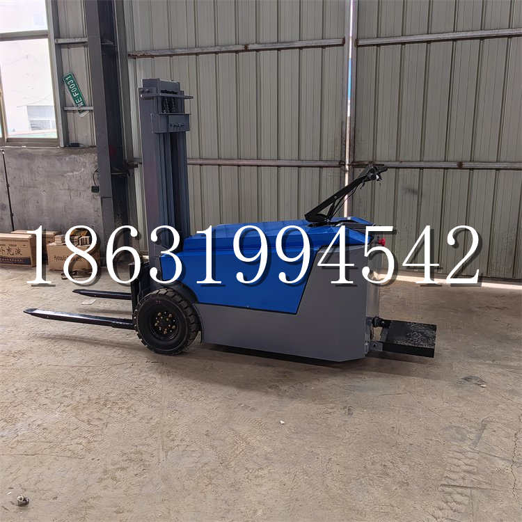 藤县全电动叉车插腿式堆高车液压装卸车1.5吨升高小型站驾式铲车